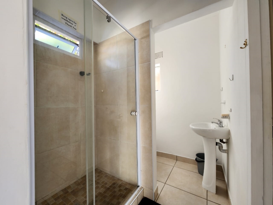 To Let 1 Bedroom Property for Rent in Beacon Bay Eastern Cape